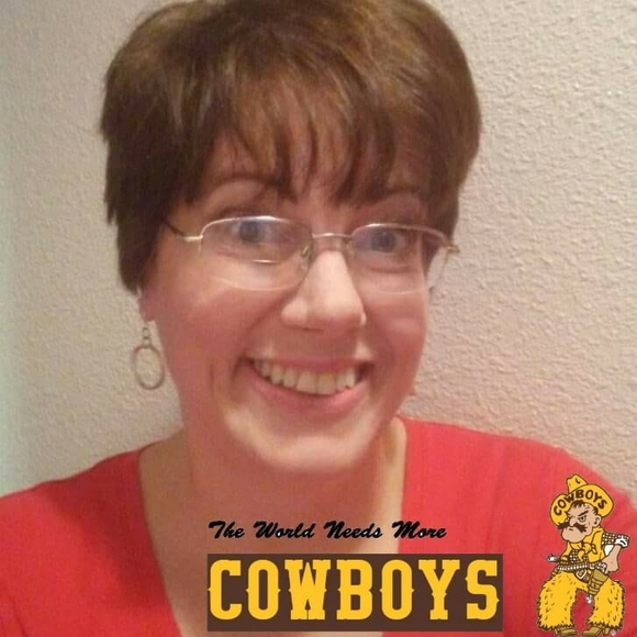 Meet your Posher, Gretchen - Picture 1 of 1